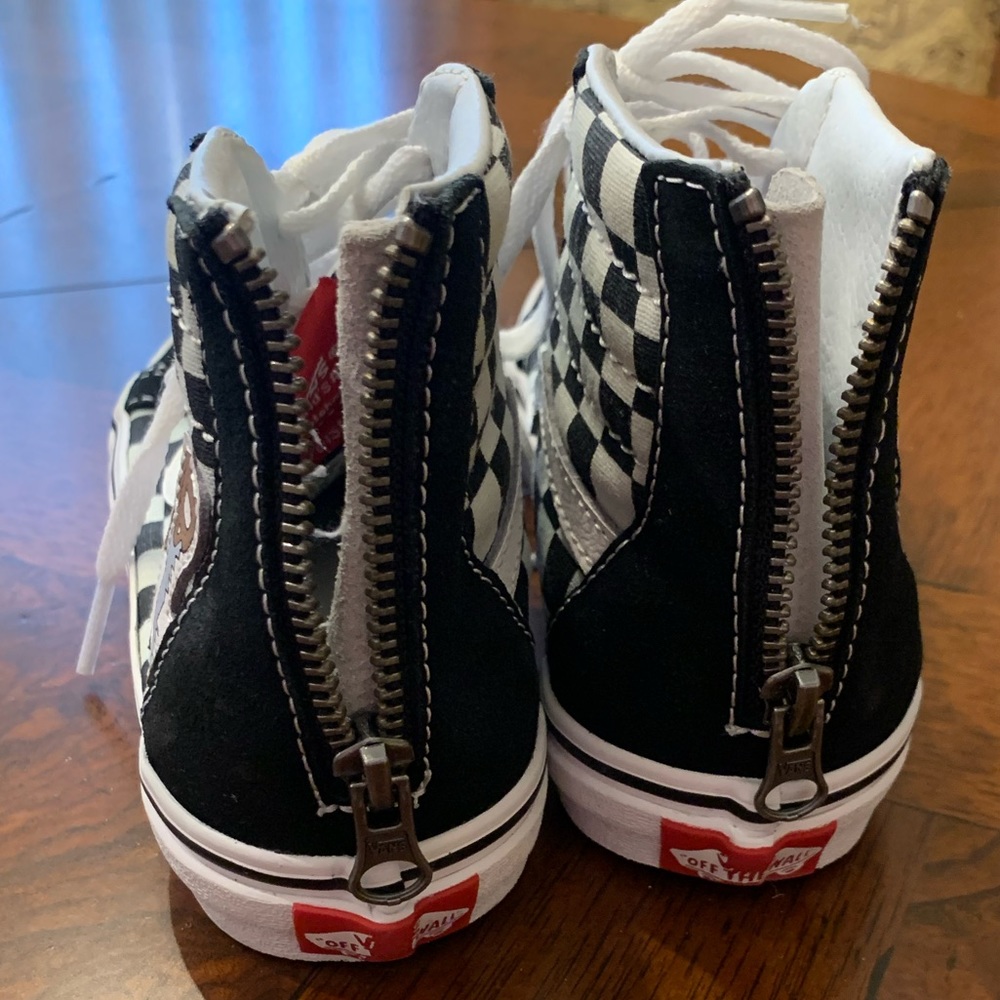 Disney X Vans for Mickeys 90th Anniversary Sk8 Hightop Kids - Picture 4 of 7